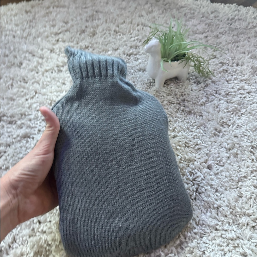Grey knitted hot water liquor drinking stash sweater cute container bag - Picture 4 of 4